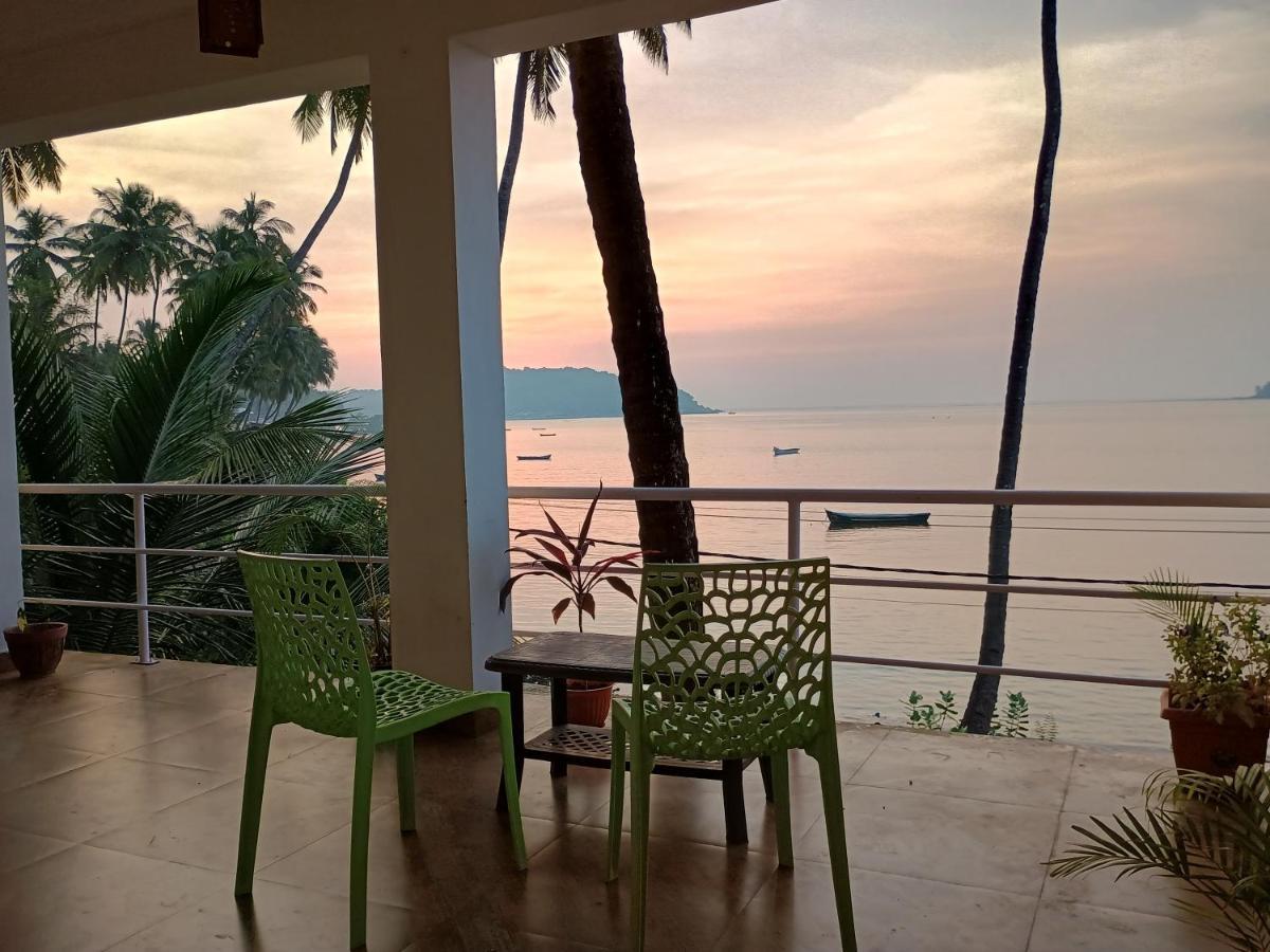 Gs Home On The Bay - Super Sea View Glass Studio Apartment Вагатор Екстериор снимка