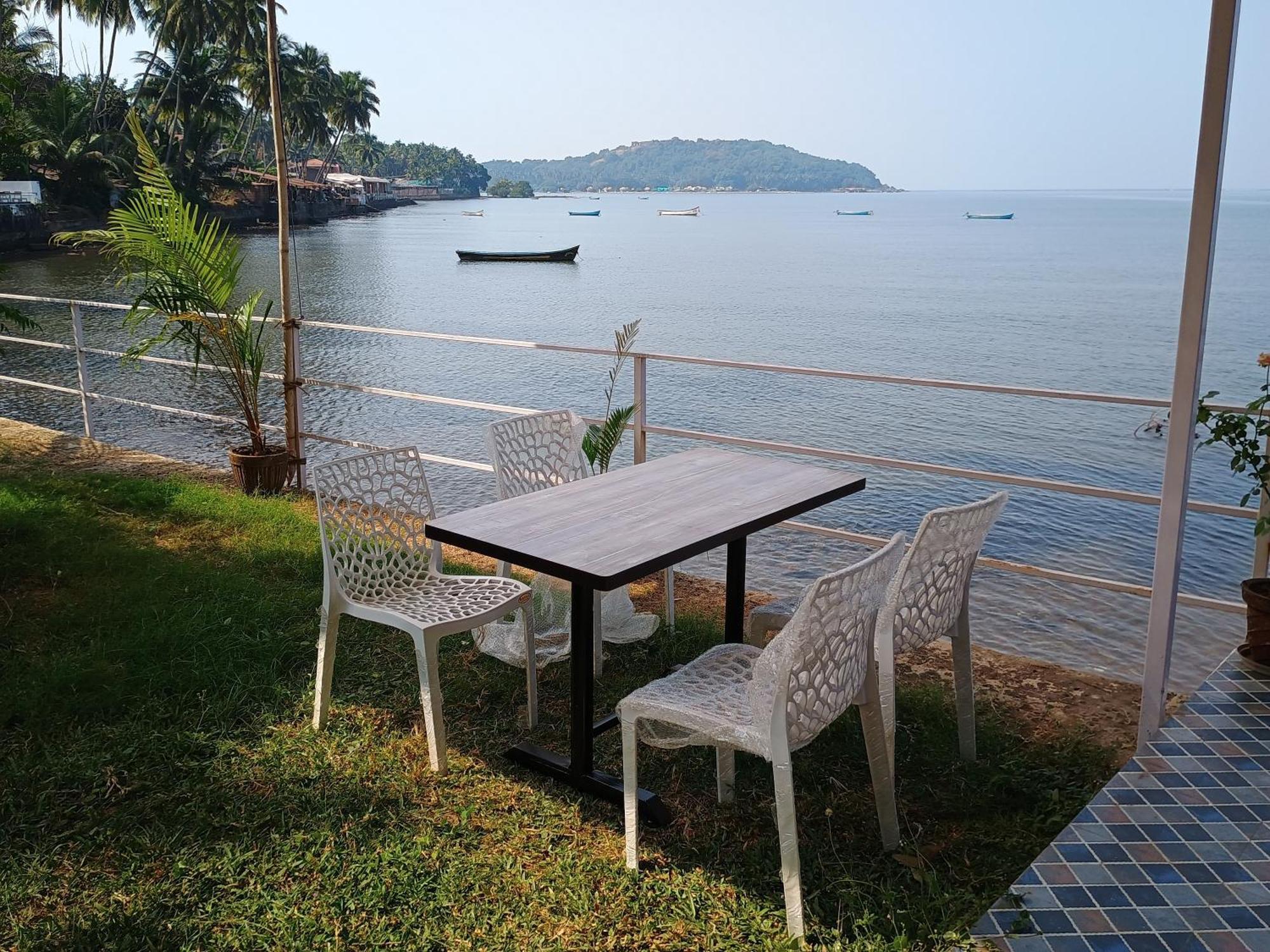 Gs Home On The Bay - Super Sea View Glass Studio Apartment Вагатор Екстериор снимка