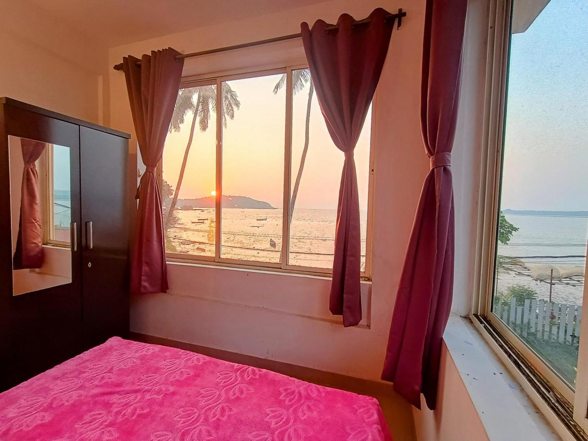 Gs Home On The Bay - Super Sea View Glass Studio Apartment Вагатор Екстериор снимка