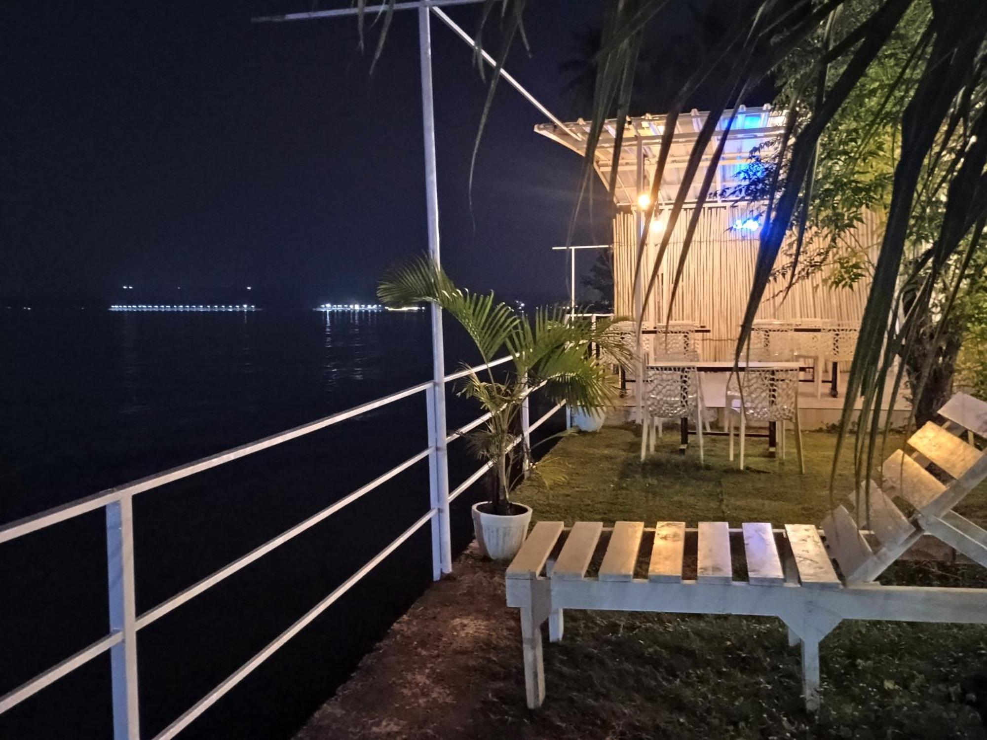 Gs Home On The Bay - Super Sea View Glass Studio Apartment Вагатор Екстериор снимка