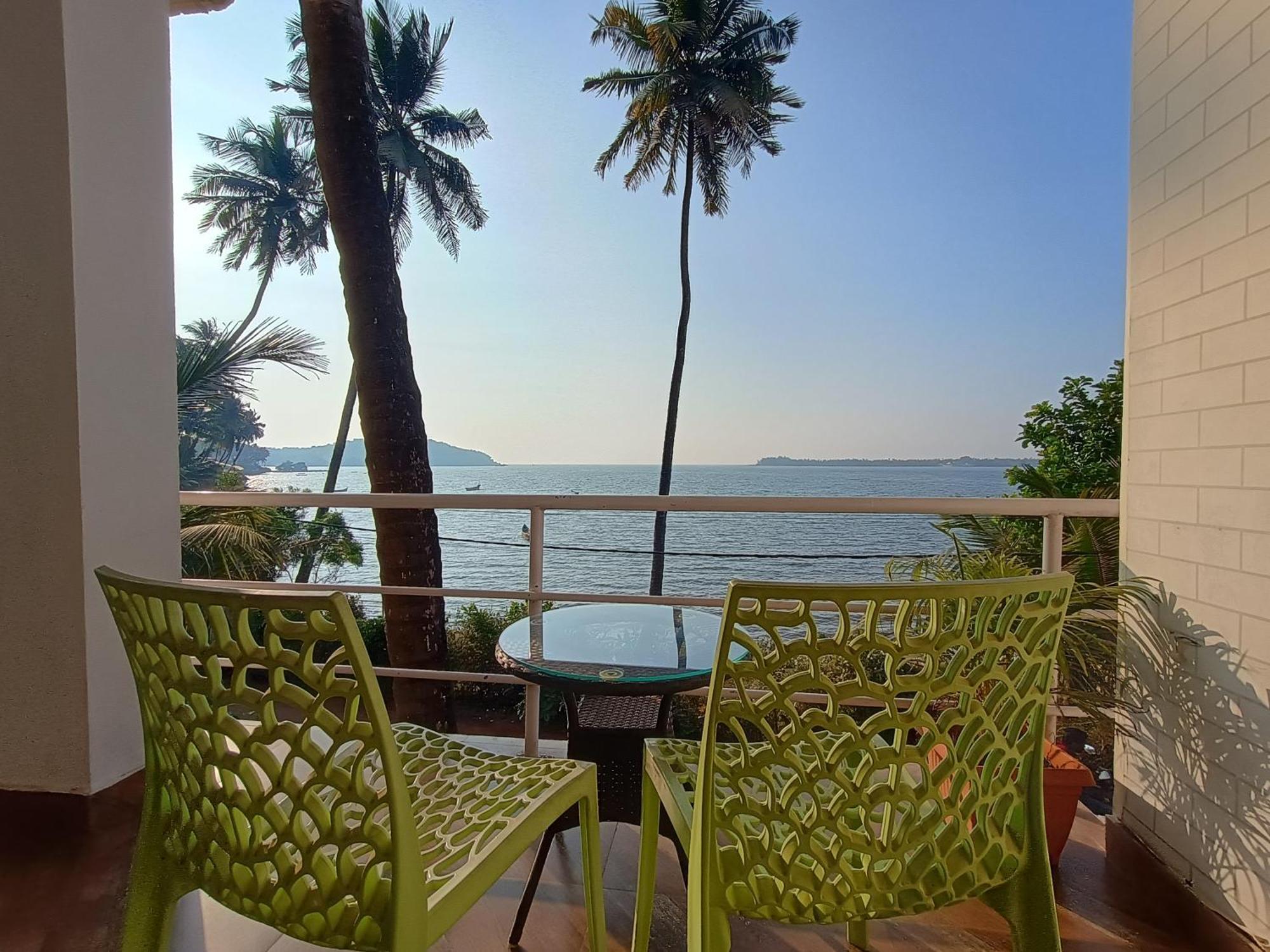 Gs Home On The Bay - Super Sea View Glass Studio Apartment Вагатор Екстериор снимка