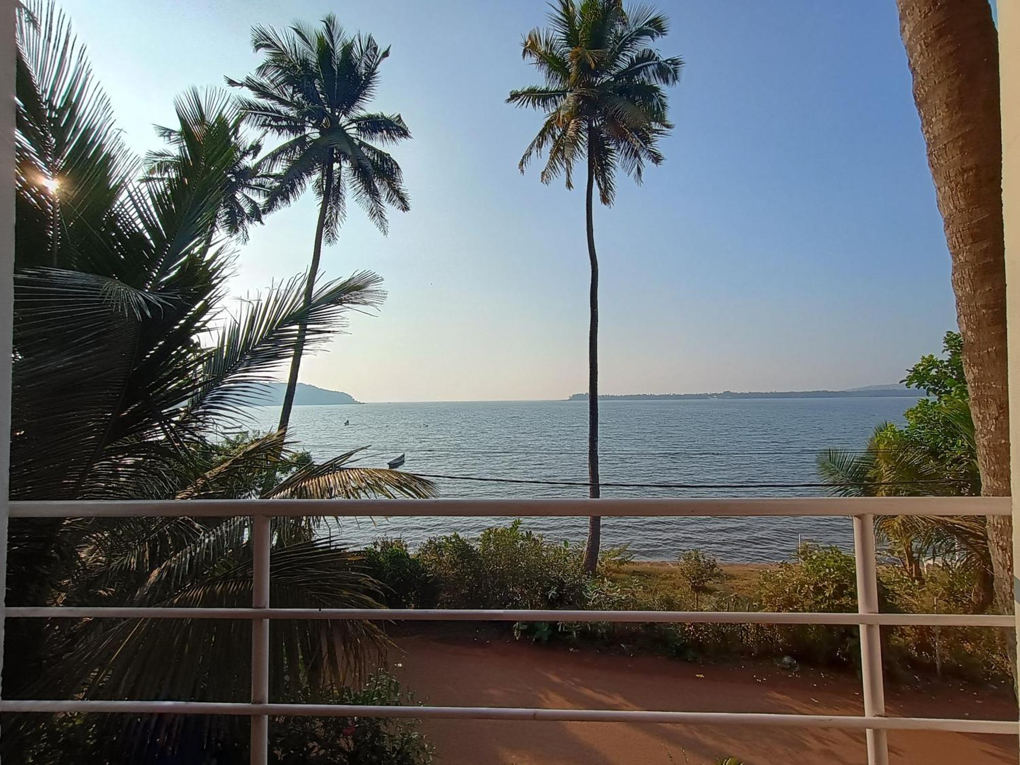 Gs Home On The Bay - Super Sea View Glass Studio Apartment Вагатор Екстериор снимка